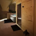 特里雅特酒店 酒店 塔尔维西奥