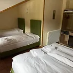 特里雅特酒店 3* 塔尔维西奥