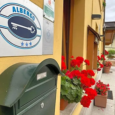 Trieste فندق تارفيسيو